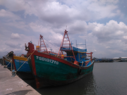 Pelabuhan Kejawanan Menjadi Ladang Penghasilan Warga Cirebon