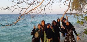 Sudah Kenyang Lanjut Foto-foto di Pulau Dolphin/Dokumentasi Pribadi