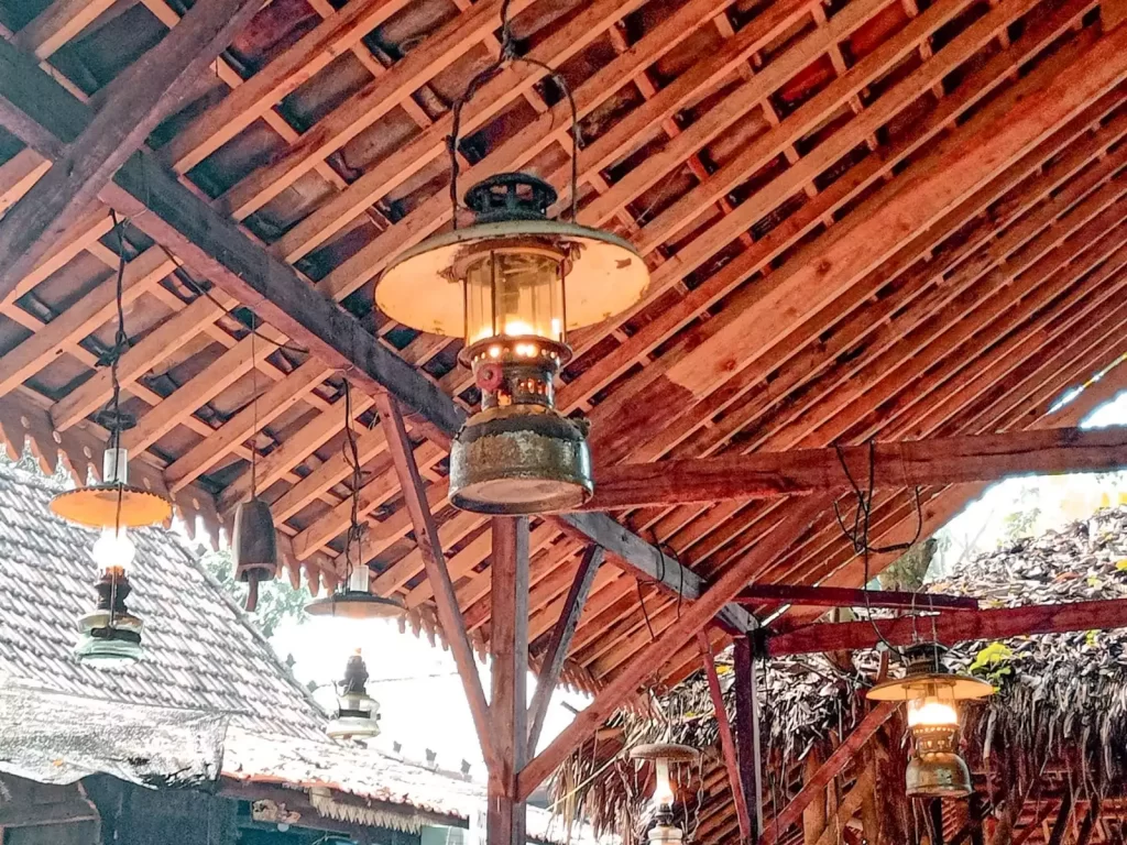 Lampu Teplok di Pawone Simbah. Foto Prajna Vita