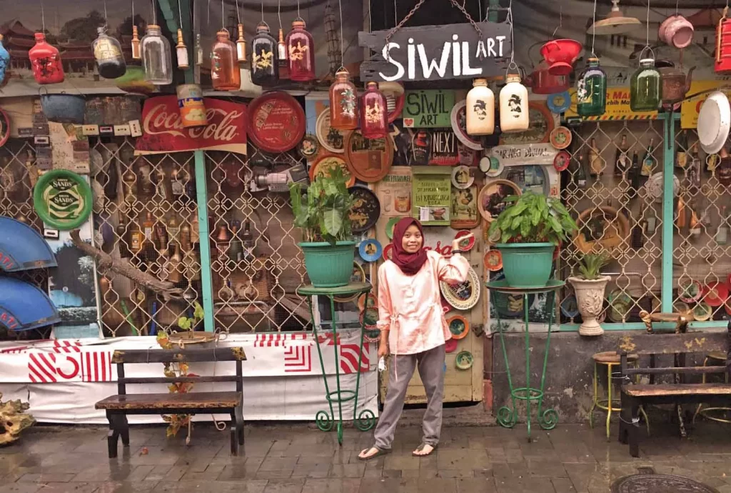 Siwil Art Isinya Barang Vintage dari Kota Lama Semarang/Foto: Hari Akbar