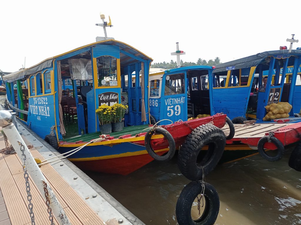 Menyusuri Sungai Mekong Delta