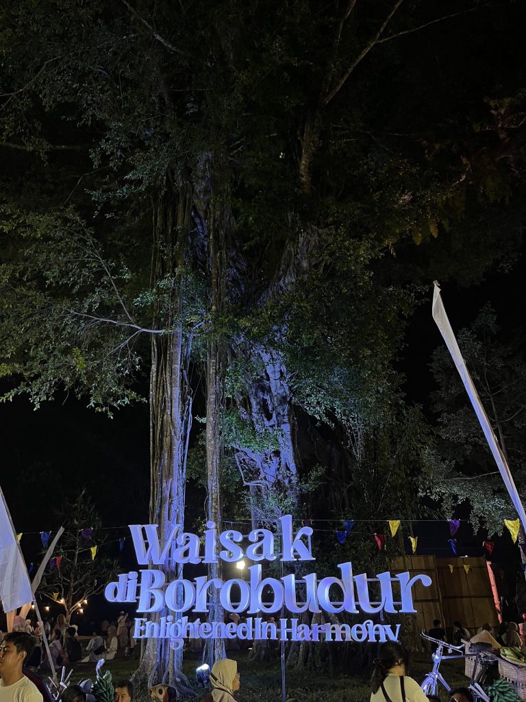 Fastival Lampion Waisak di Borobudur 2024