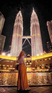 Twin Tower Tampak Malam Hari, Jadi Itinerary Wajib