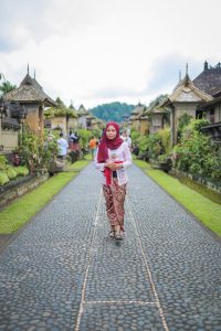 Penyewaan Baju Adat di Desa Panglipuran