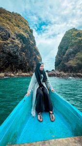 Spot T Jadi View Tercantik di Pulau Bedil